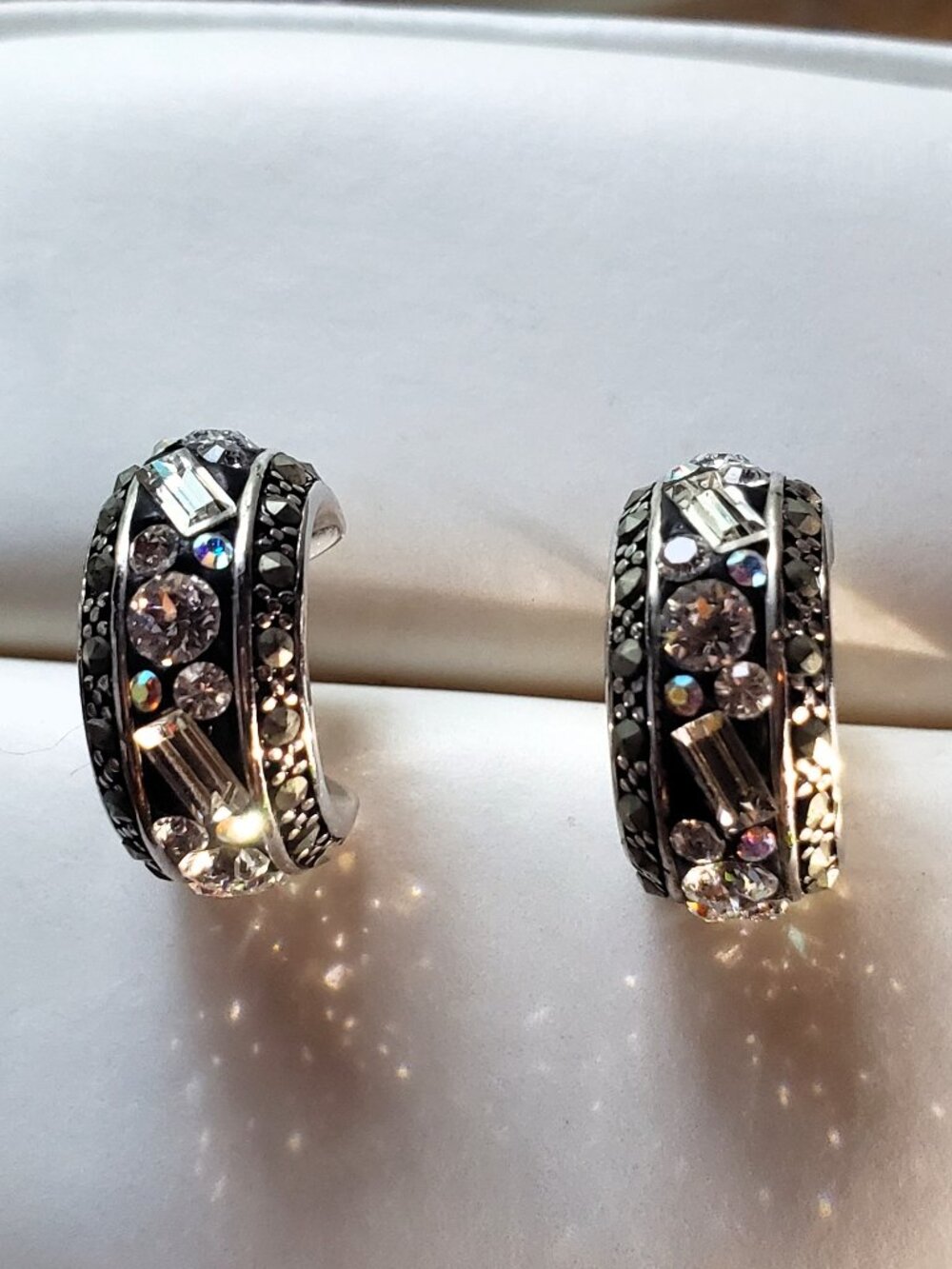 CAROLINA HERRERA CH LA .925 Sterling Silver Midnight Pavé Hoops